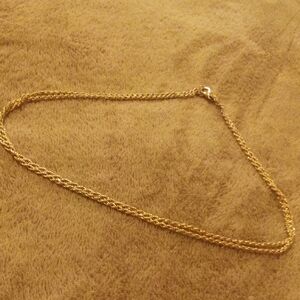 Elegant Gold Chain Necklace